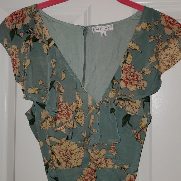 Romper - Picture 2 of 8